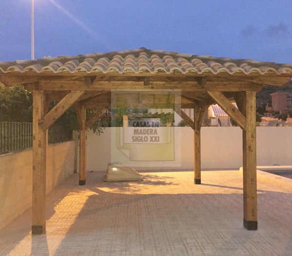 Pérgola a 4 aguas